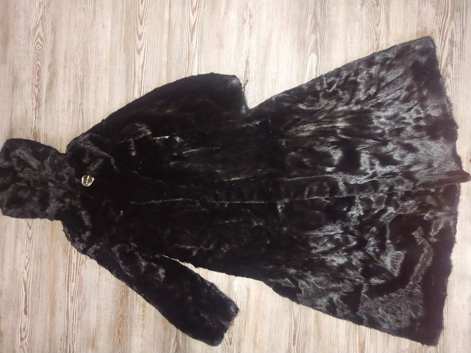 Продам шубу норкавую