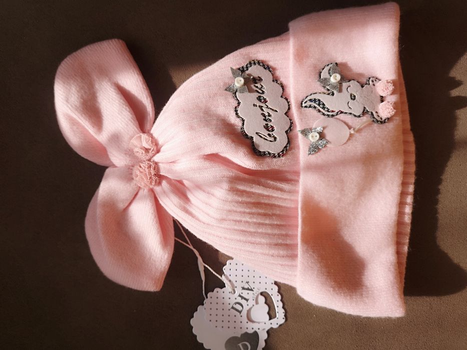 Продаю новую шапку для девочки