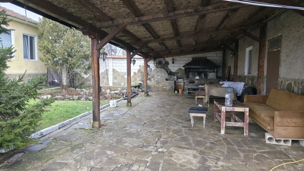 Бизнес имот-селскостопански двор. Офис,склад,работилница,навес