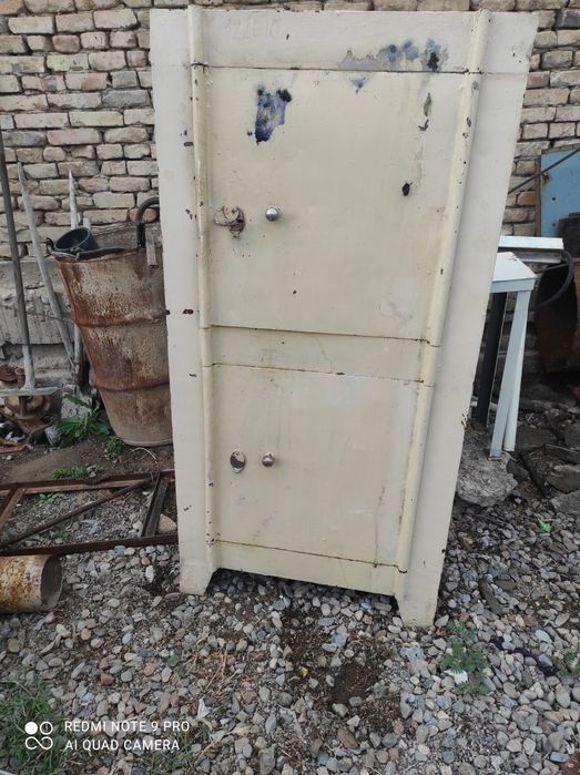 Продаётся сейф советский б/у