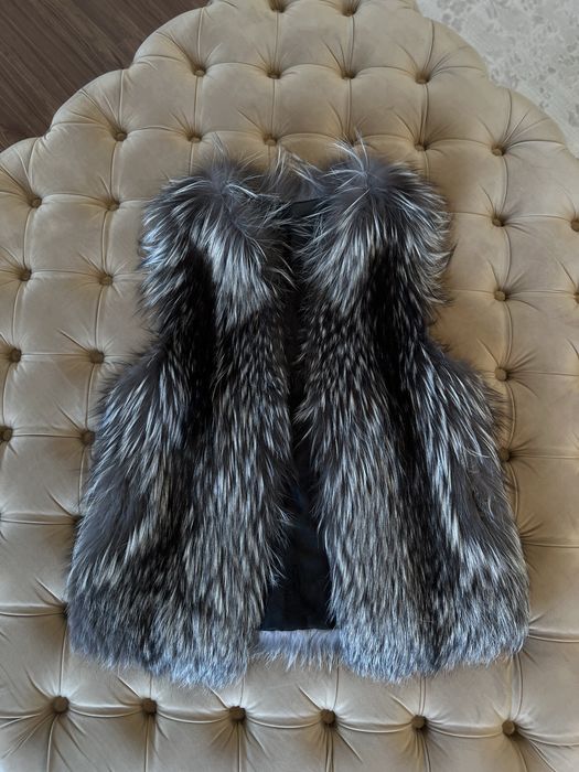 Меховая жилетка писей