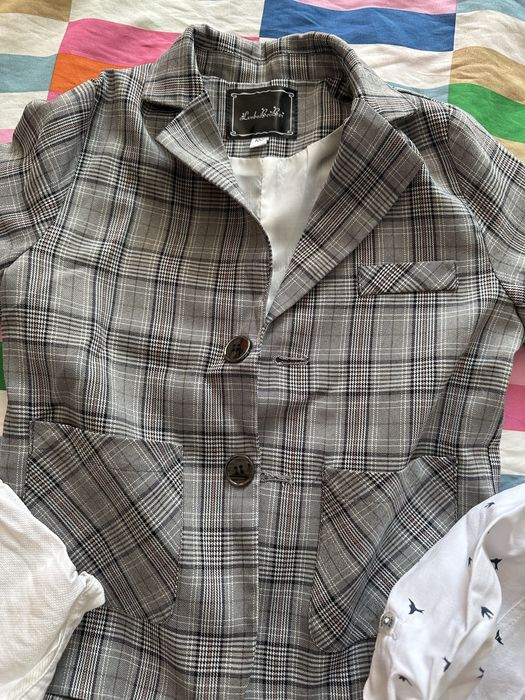 Сет - детски сив кариран костюм със сако , панталони и 2 ризки