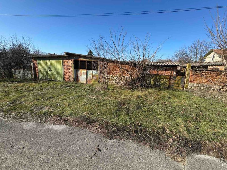 Продажба на къща в с.Баница