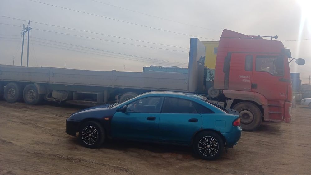 Mazda 323 на ходу