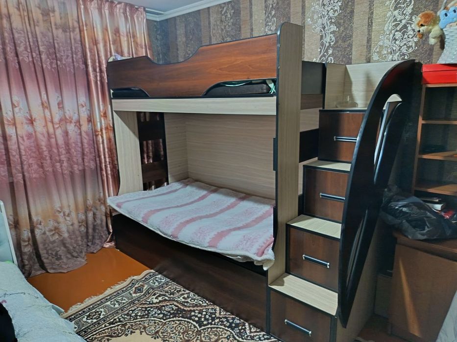 Двухъярусная кровать