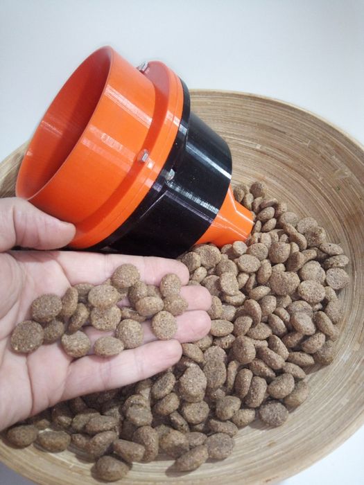 Pentru Caței,pisici, un Hranitor automat(H-1 G)cu programator