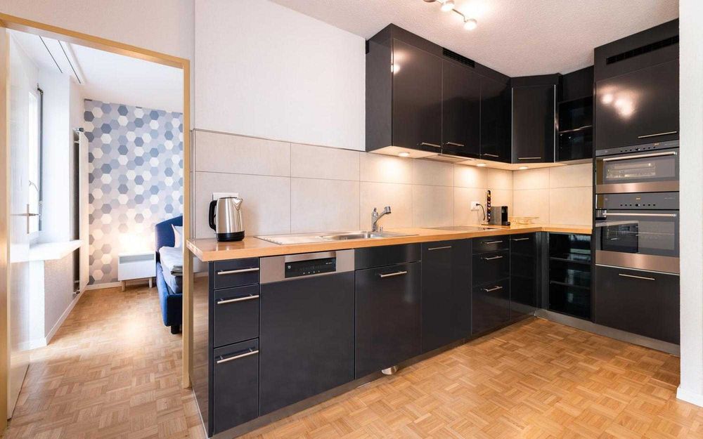 Дава се под наем Двустаен апартамент в София, Център - 56 кв.м за 408 € - Снимка #3