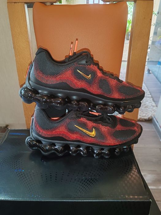 Nike liquid max fire red