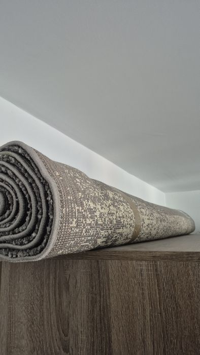 Vand covor 200 x 300 aproape nou