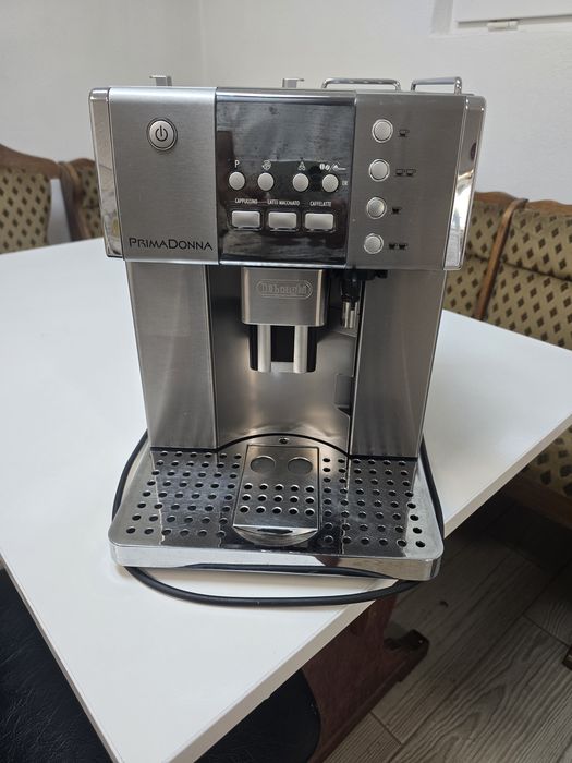 Aparat cafea Delonghi PrimaDonna
