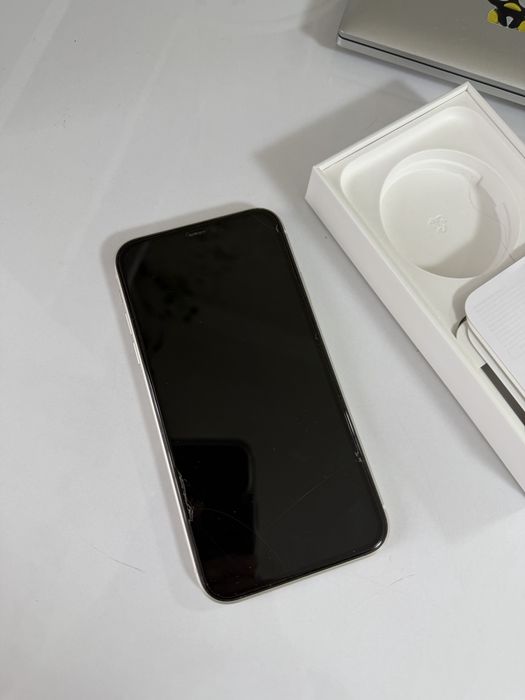 iPhone 11 Белый 128гб
