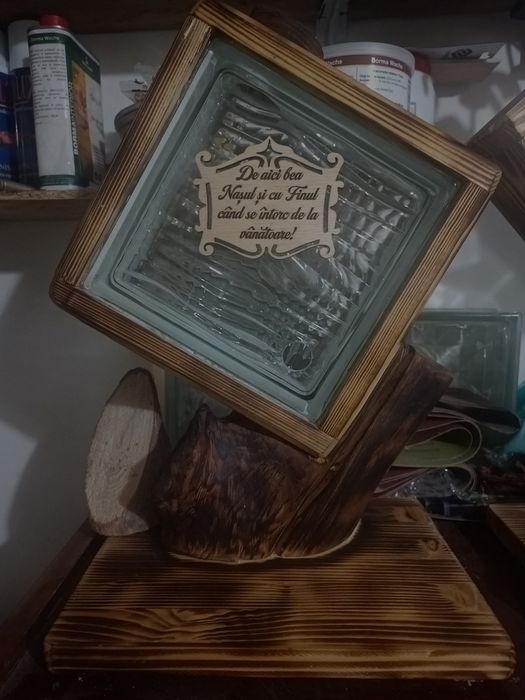 Vând recipiente pentru băuturi,cadouri