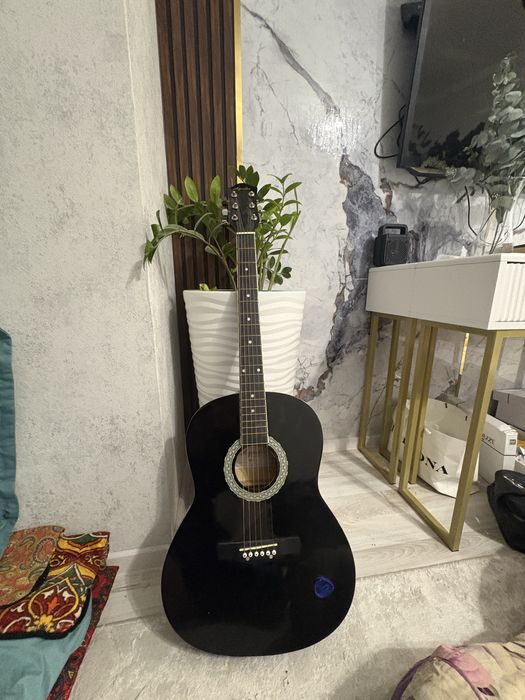 Гитара 6 струн продам