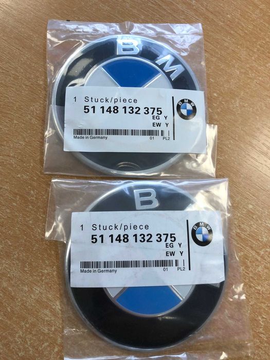 Emblema Logo Capota si Portbagaj Bmw Seria 3 5 6 7 F01 F10 F20 F30 82 mm, Cu 2 orificii si 3 orificii, NOI