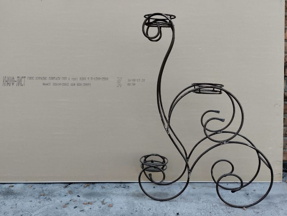 Подцветочники металлические