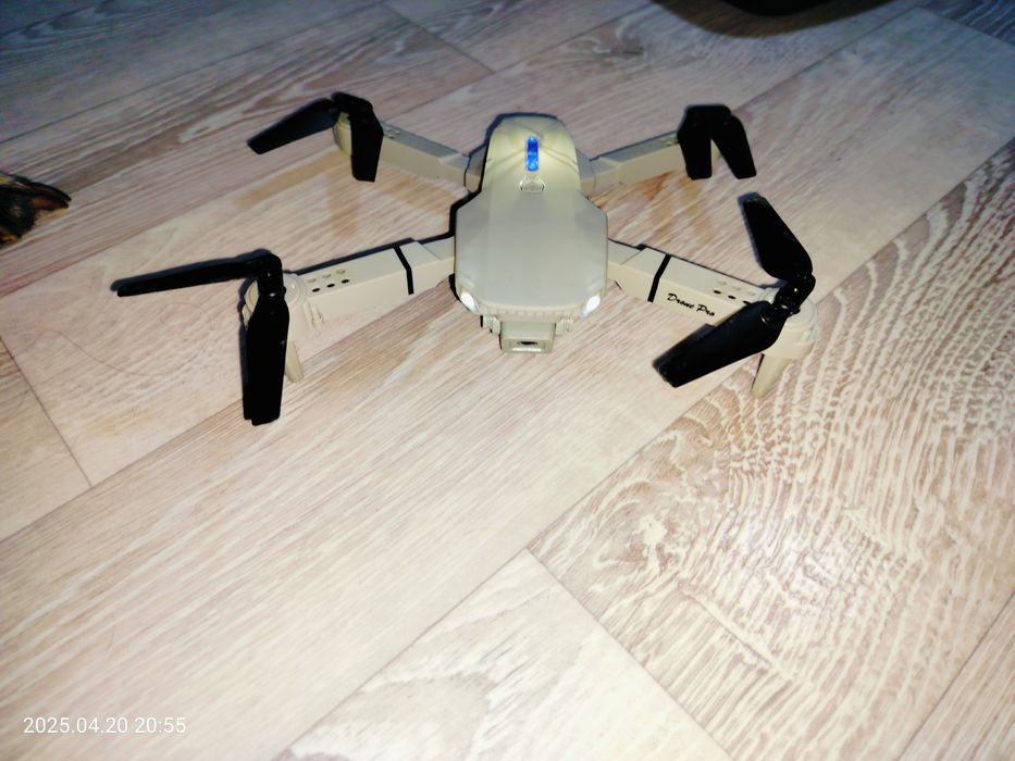 Дрон/квадрокоптер