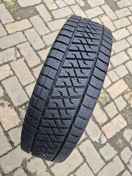 O bucată 225/75 R16C M+S iarnă - una Lassa Semperit Vredestein Falken