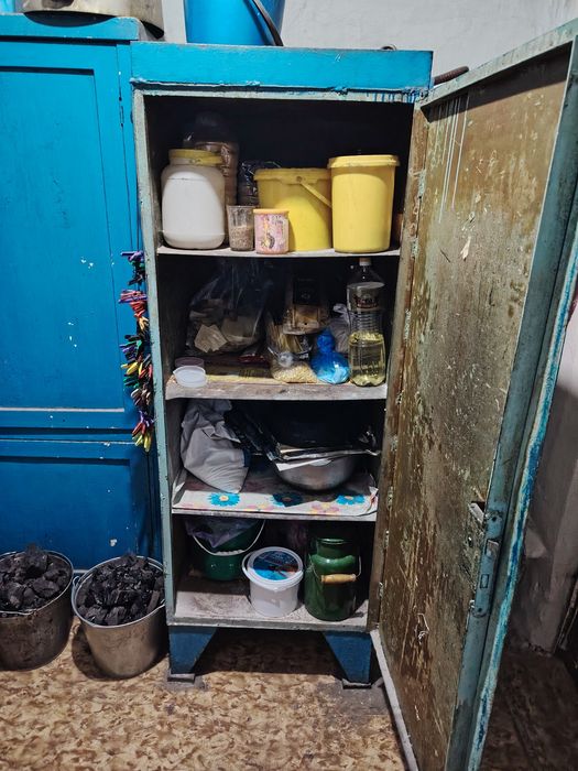 Продам сейф металлический