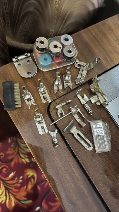 Швейная машина Чайка