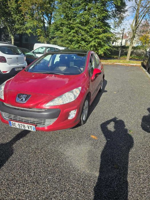Mașină Peugeot de vanzare