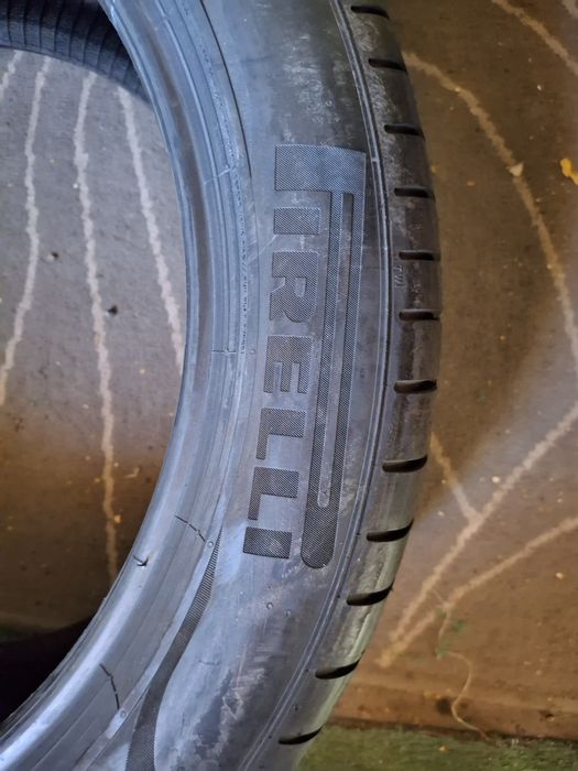 275 40 19 Pirelli DOT 2021 vara runflat NOU
