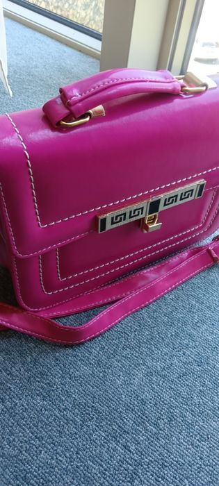 Ежедневна дамска чанта  Изработена от еко кожа