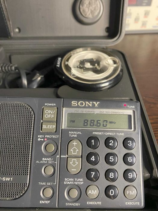 Set Sony ICF SW1S Receptor Multibanda cu accesorii.Made in Japan