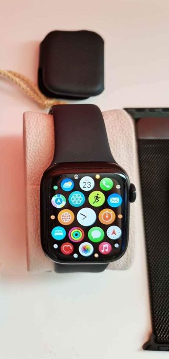 Smartwatch apple seria 7 99. %baterie impecabil