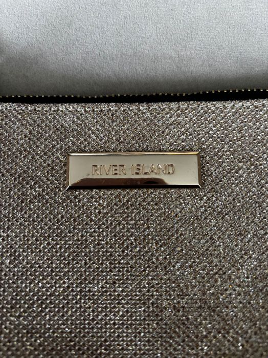 Вечерна златиста чантичка River Island