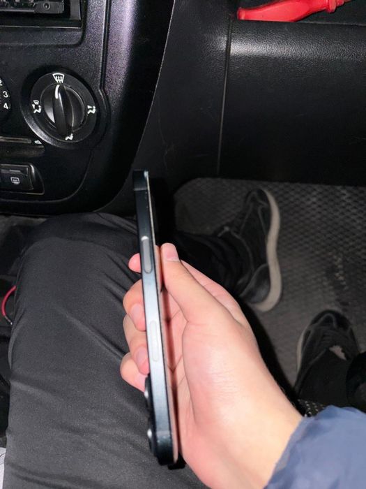 Продам айфон 16 в хорошим состаяний!!!