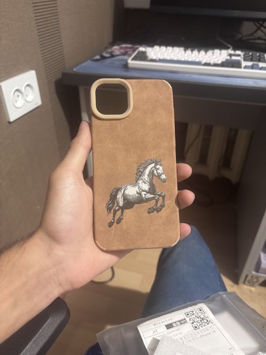Продам чехол на iphone 14 plus