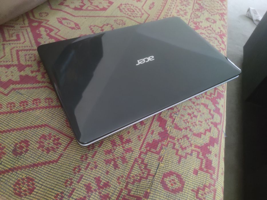 Ноутбук acer aspire E1-571G