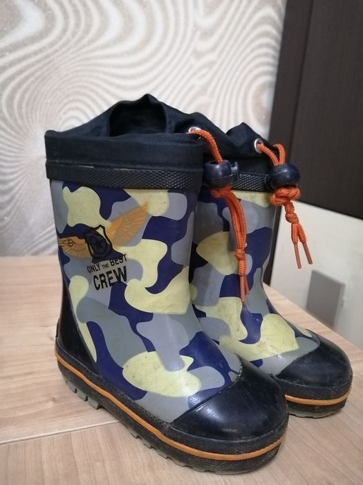 Резиновые сапоги продам