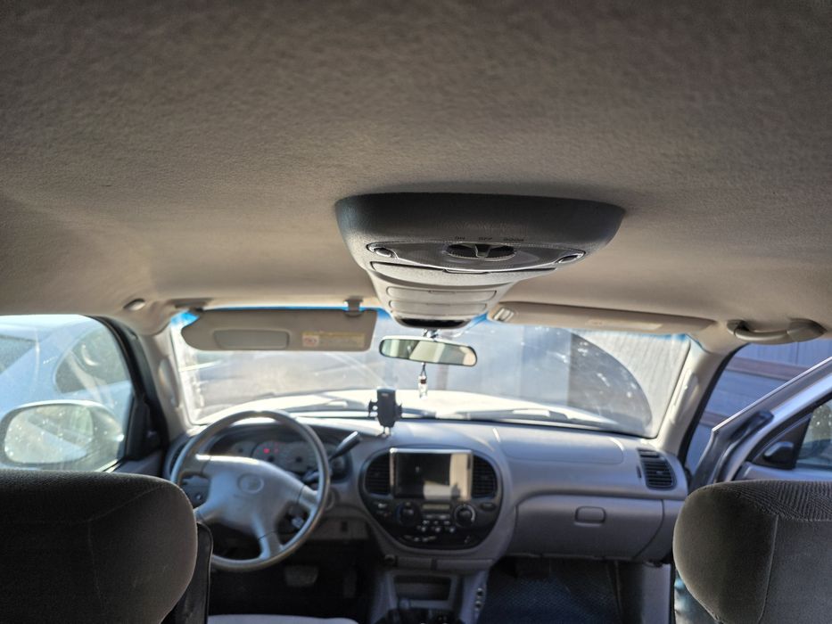 Тойота Секвоя 2002