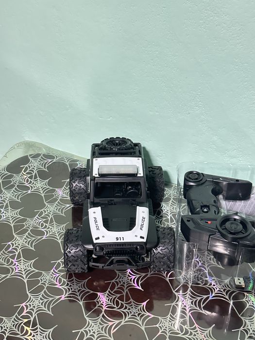 Masina police cu telecomanda