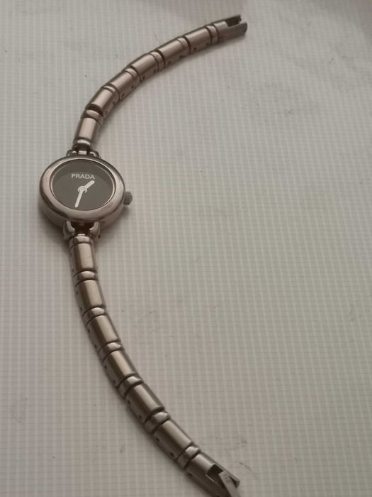 Prada дамски часовник