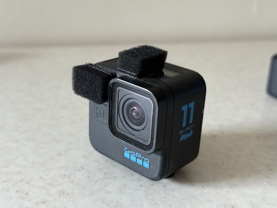 Go Pro Hero 11 mini si GoPro Hero 11 Black enduro baterii accesorii ventuza ham prinderi merg si pe Dji Action sau Insta360  incarcatoare