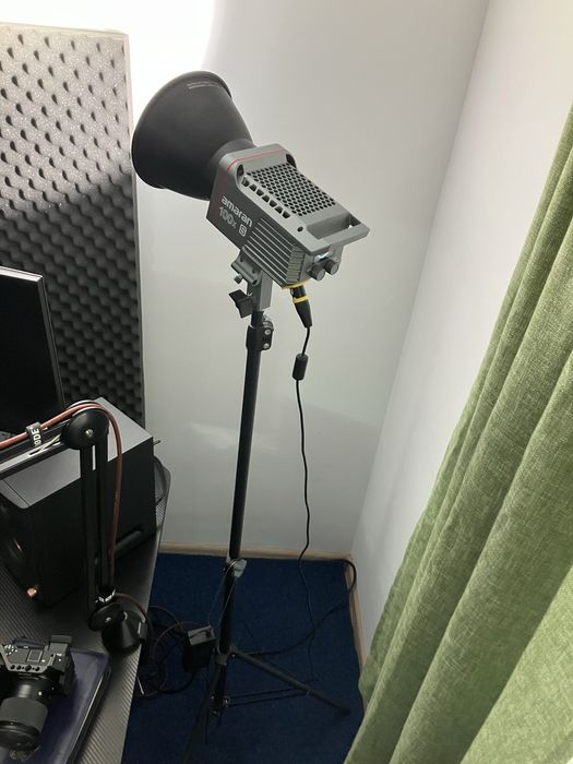 Amaran 100XS si Softbox Aputure Light Dome SE - Ca noi