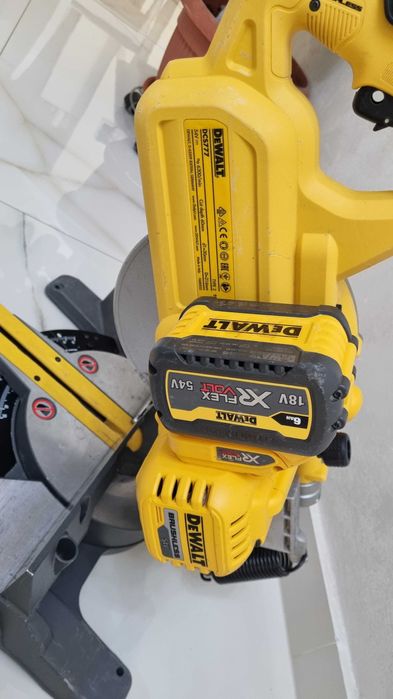 Circular Dewalt pe acumulator