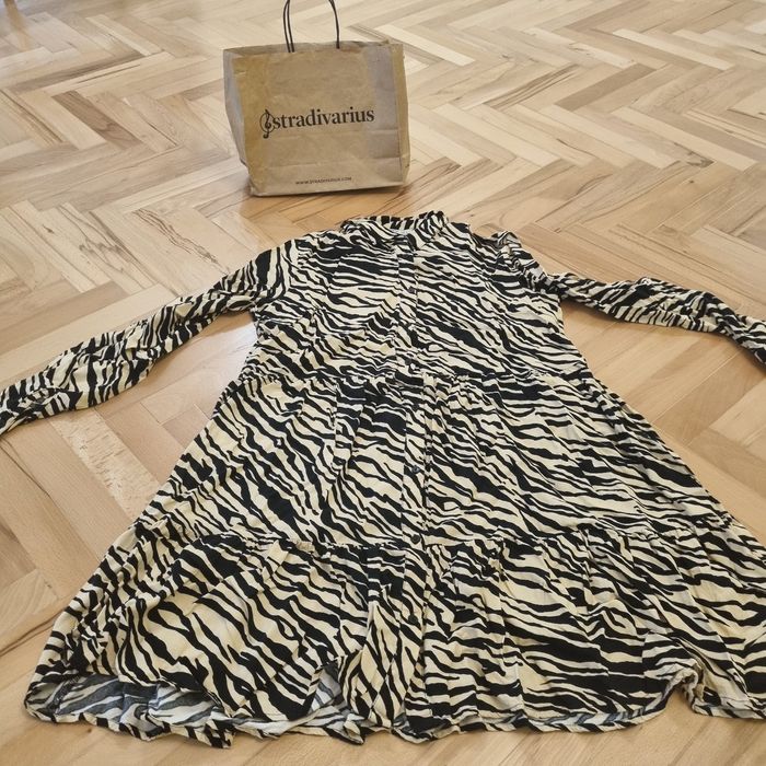 Къса рокля Stradivarius