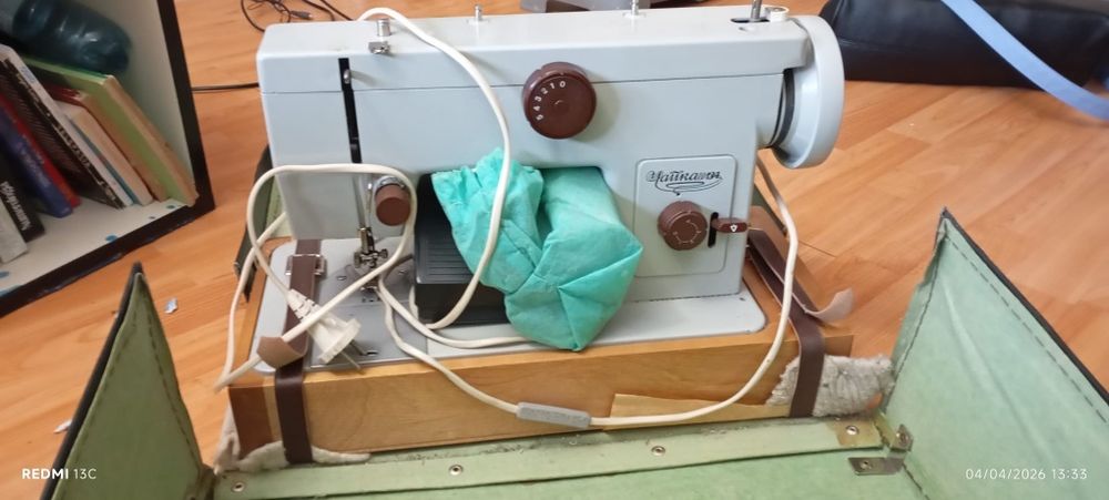 Mașina de cusut electrică CHAIKA