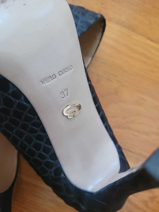 Stiletto Musette