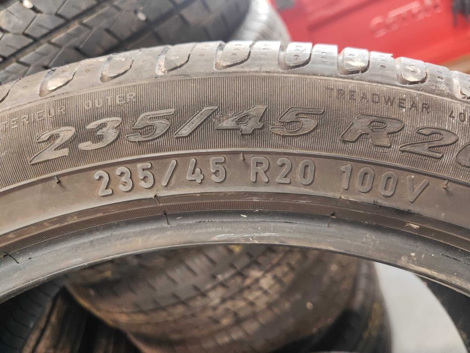2бр.летни гуми 235/45/20 Pirelli