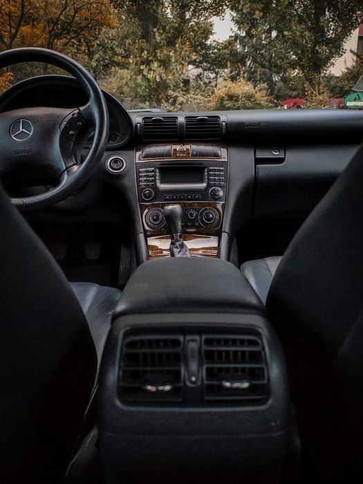 Mercedes C200 Webasto Trapa Full Piele Benzina ( Kompressor ) W203 Facelift De Vanzare. Masina Unui Pasionat