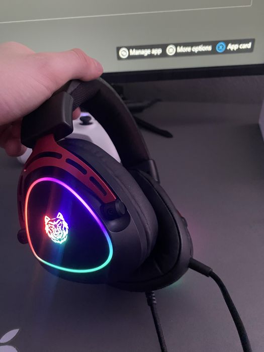 Casti gaming RGB