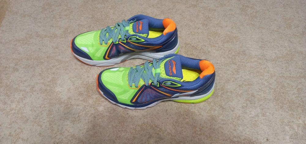 Новые редкие Лининг, 44 размер