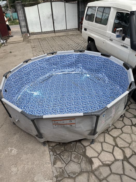 Продам бассейн семейный