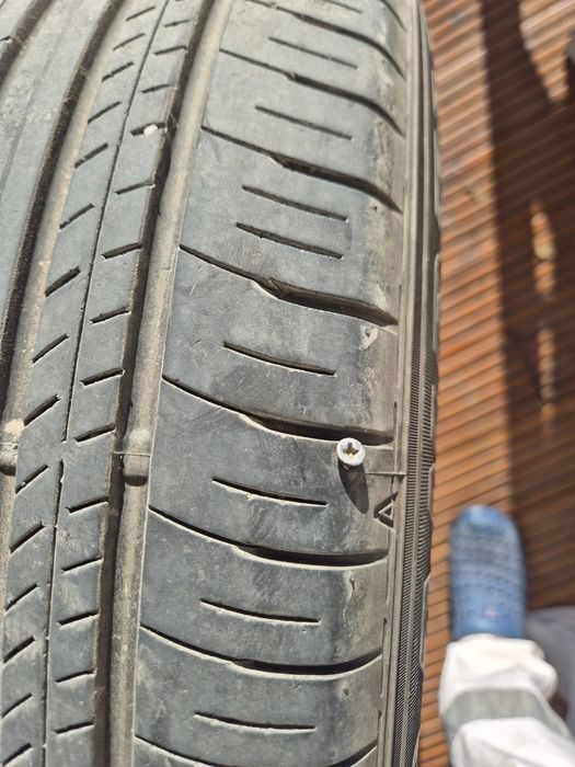 Vand 3 anvelope vara Dunlop 225 60 18