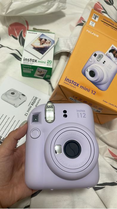 Продам новый Instax mini 12
