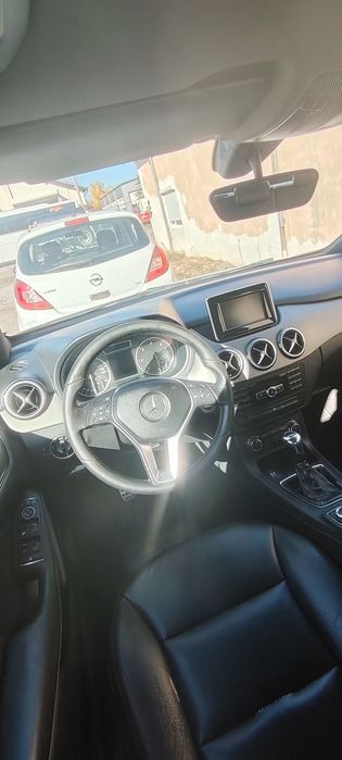 Mercedes-Benz B, Мерцедес Б180 на части!